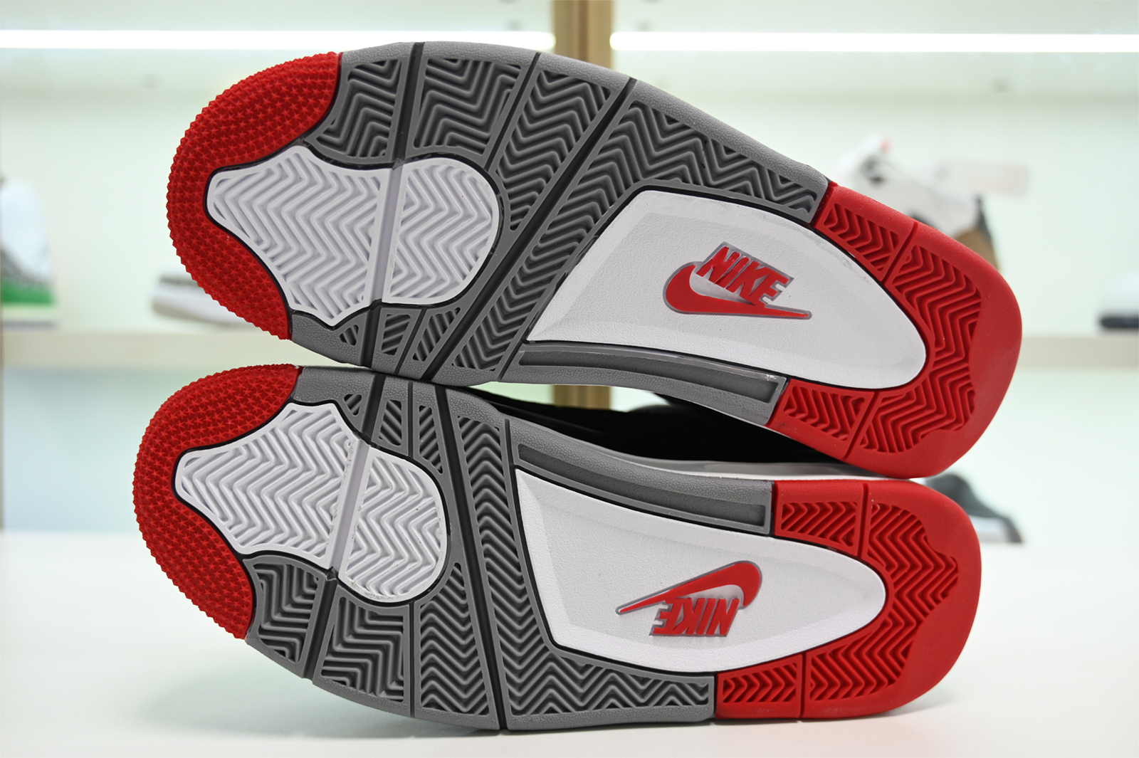 Nike SB x Air Jordan 4 Black Red DR5415-060