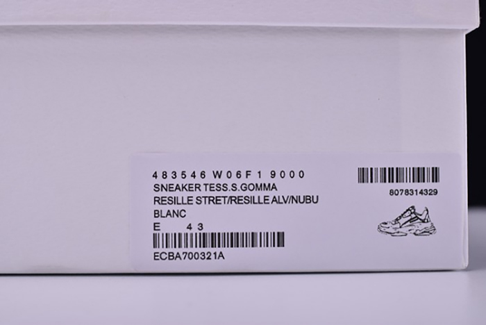 BA17FW TRIPLE S 490671-W06F1-9000