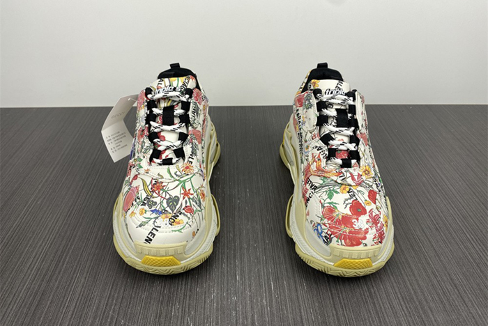 x BALENCIAGA 1.0 677195 UL110 8461