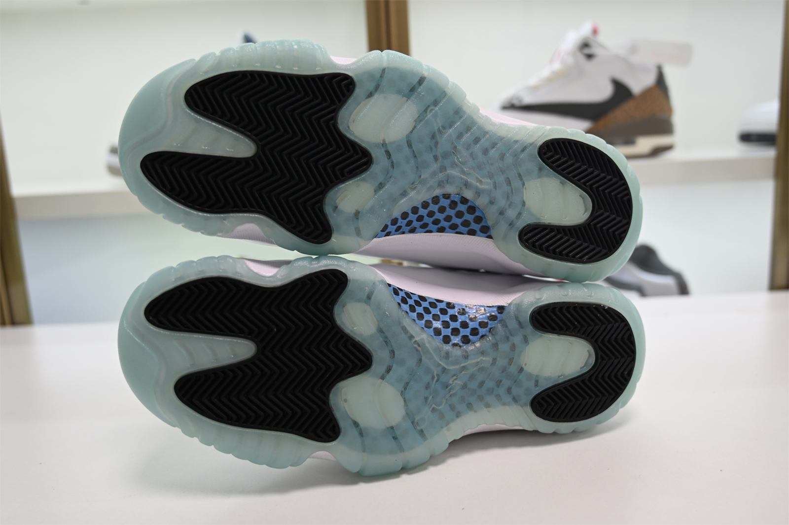 Jordan 11 Retro Legend Blue 378037-117