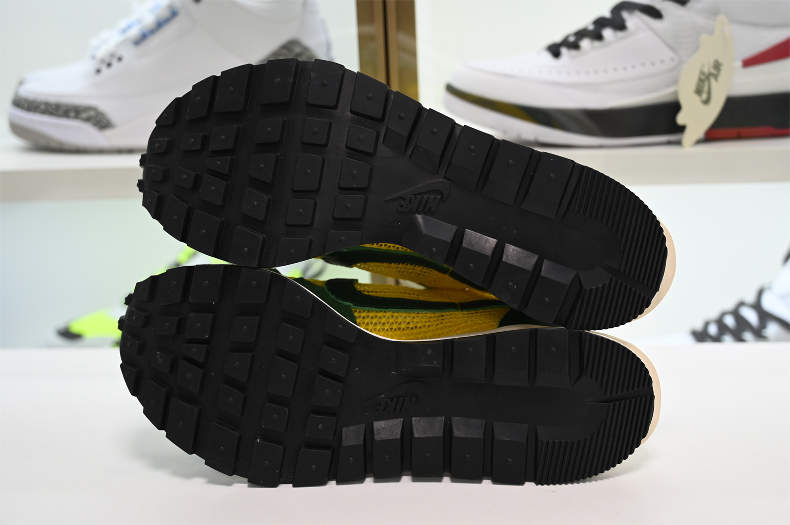 Nike Vaporwaffle sacai Tour Yellow Stadium Green CV1363-700