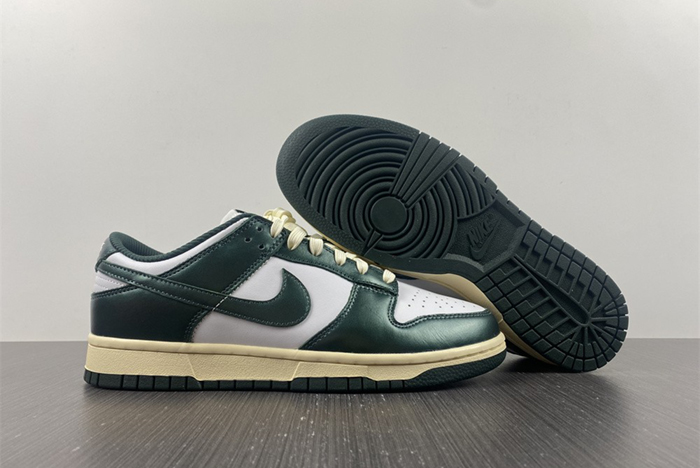 Nike Dunk Low “Vintage Green”   DQ8580-100