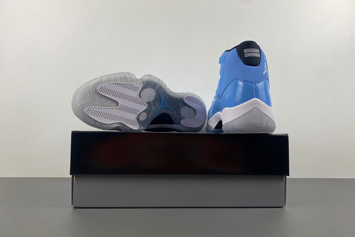 Air Jordan 11 Pantone 717602-900