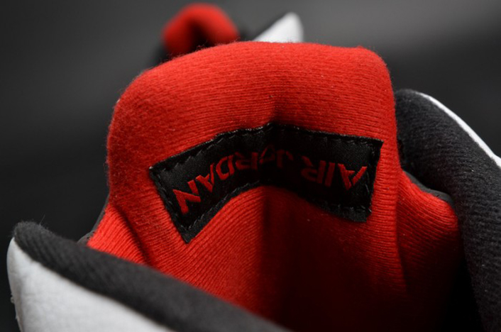 AIR JORDAN 5 RETRO "WHITE CEMENT" mens 136027-104