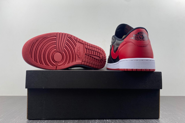 Air Jordan 1 Low OG “Bred” 705329-001