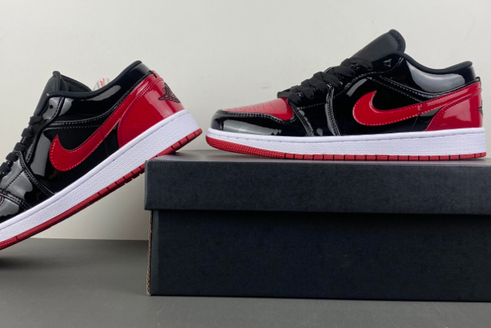 Air Jordan 1 Low patent red 553558-063