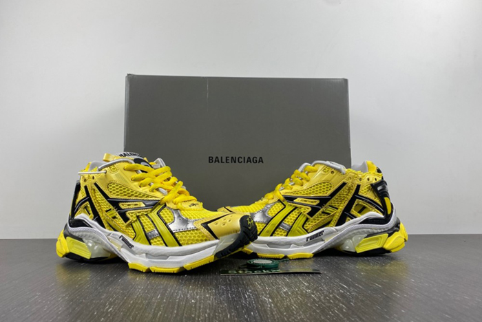 Balenciaga 7.0 TRACK 677402-W2RD3-0510