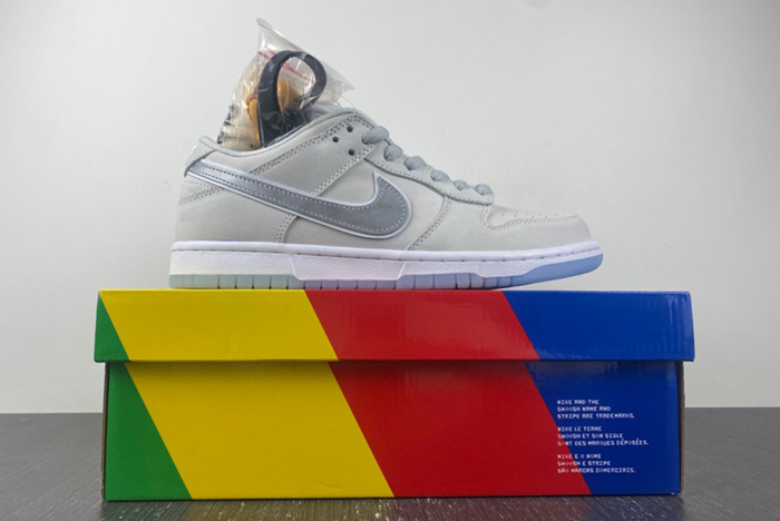 Nike SB Dunk Low White Lobster FD8776-100