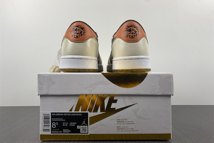 Air Jordan AJ1 Low OG   DH6932-100