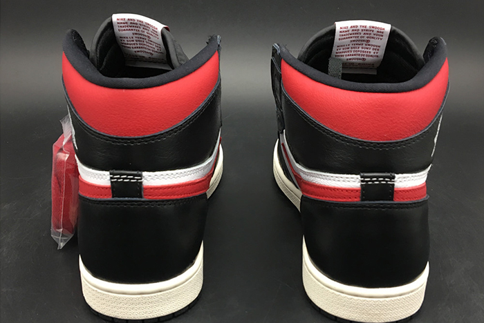 AIR JORDAN 1 BLACK WHITE GYM RED 555088-061