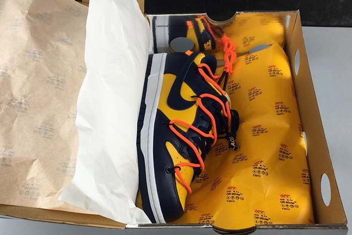 NIKE DUNK LOW Off-White  MICHIGAN - CT0856-700