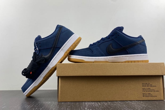Nike SB Dunk Low Navy Black Gum Men