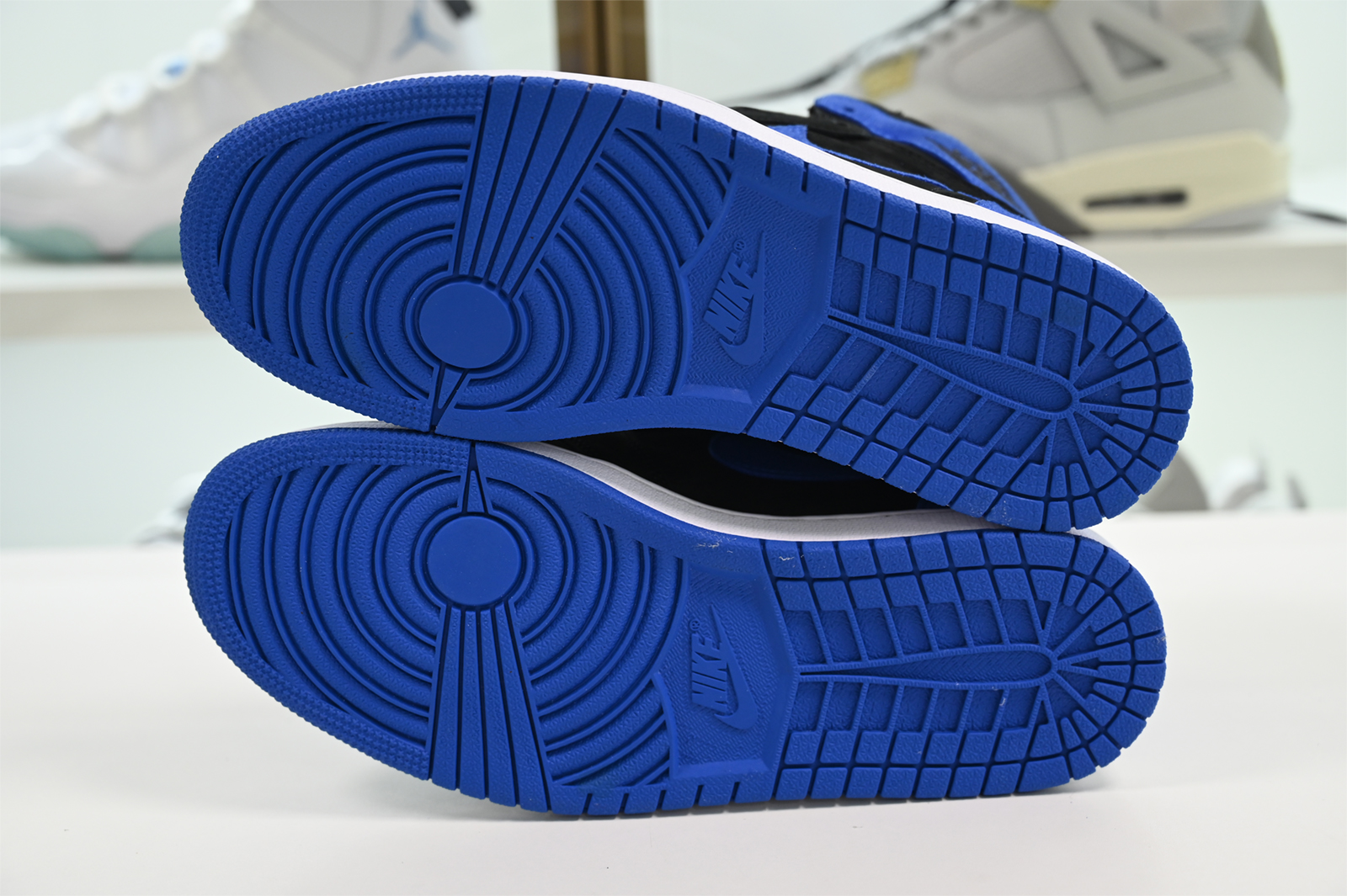 Air Jordan 1 Royal Suede DZ5485-042