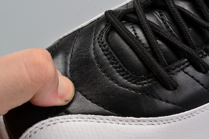 AIR JORDAN 12 RETRO "WINGS" black/ metallic gold-white mens 848692-033