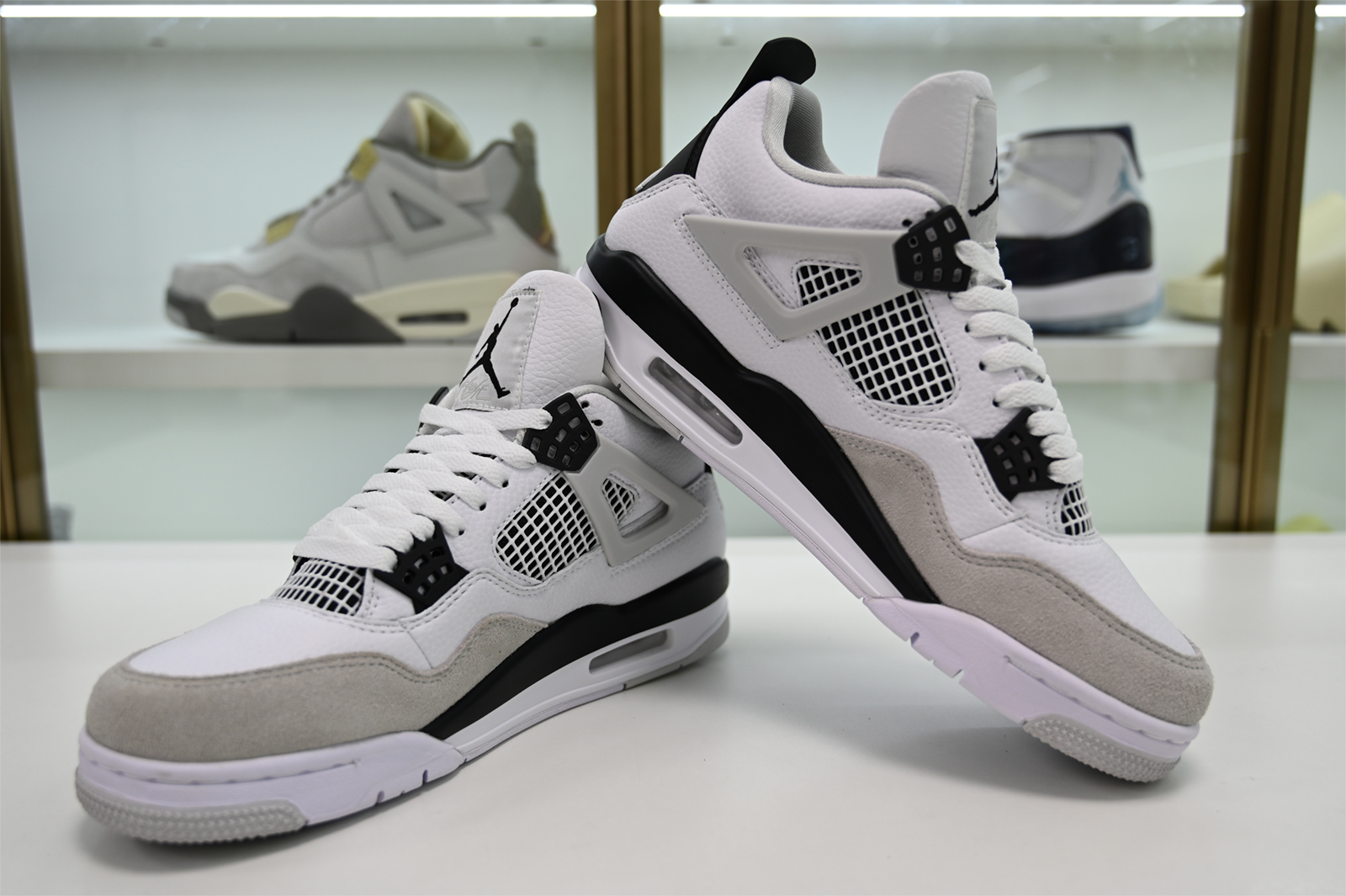 Jordan 4 Retro Military Black - DH6927-111