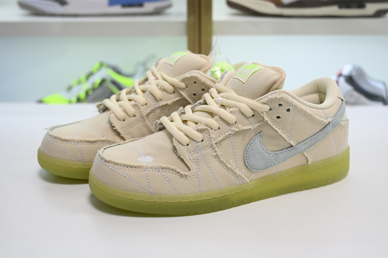 Nike SB Dunk Low Mummy DM0774-111