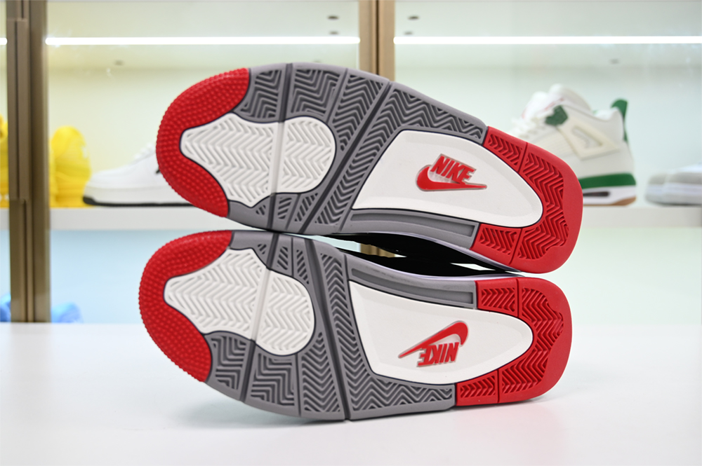 Jordan 4 Bred/ Black Cement (2019) - 308497-060