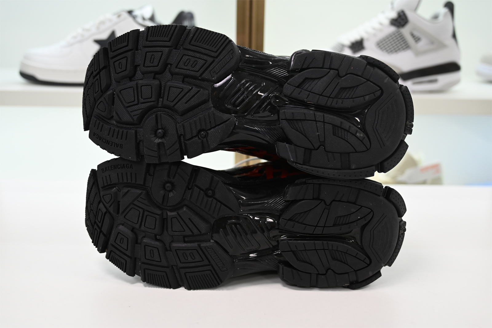 BALENCIAGA -Runner 7.0 677403 W3RB1 0102