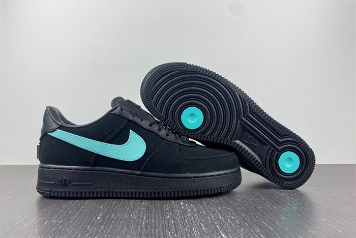 Tiffany & Co. x Nike Air Force 1 Low DZ1382-001