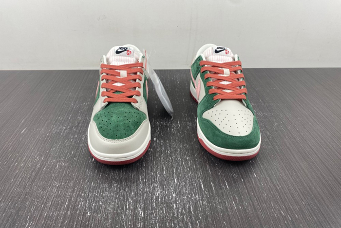 Nike Dunk Low “All Petals United”  FN8923-061