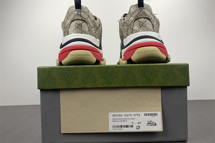 *BALENCIAGA 1.0 681067 ULZ10 9795