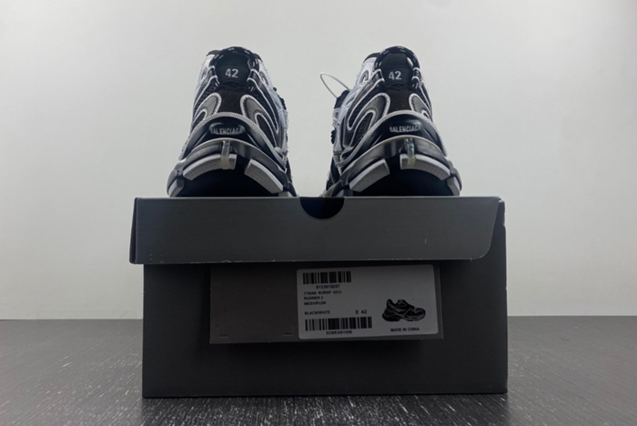 Balenciaga 7.5-2 black white 779066-W3RBXP-0213