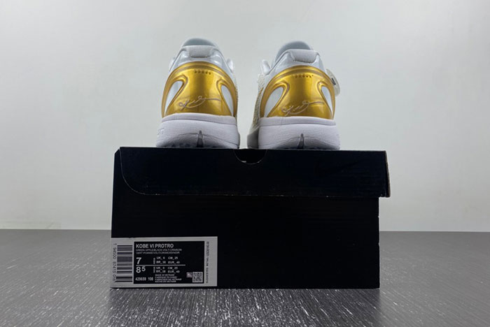 NIKE Zoom Kobe VI GOLD 429659-108