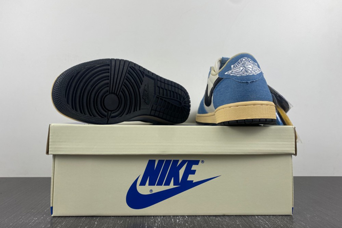 Travis Scott x Air Jordan 1 Low DM7866-902