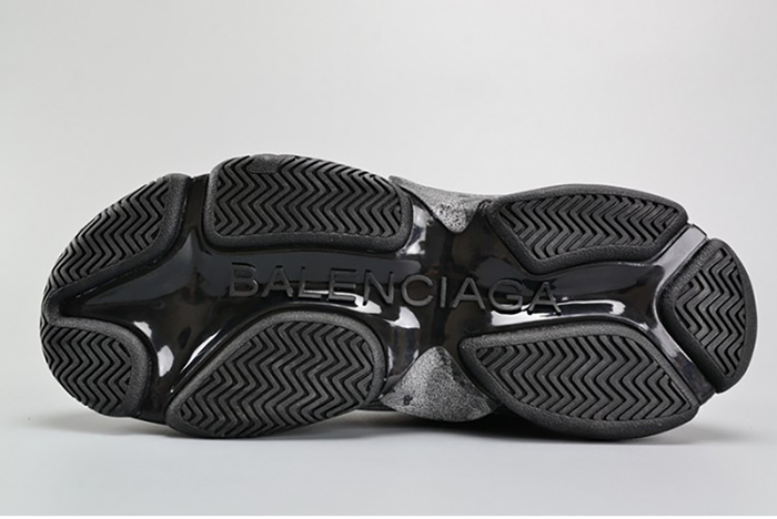 BALENCIAGA BLACK TRIPLE S TRAINER W06G01001