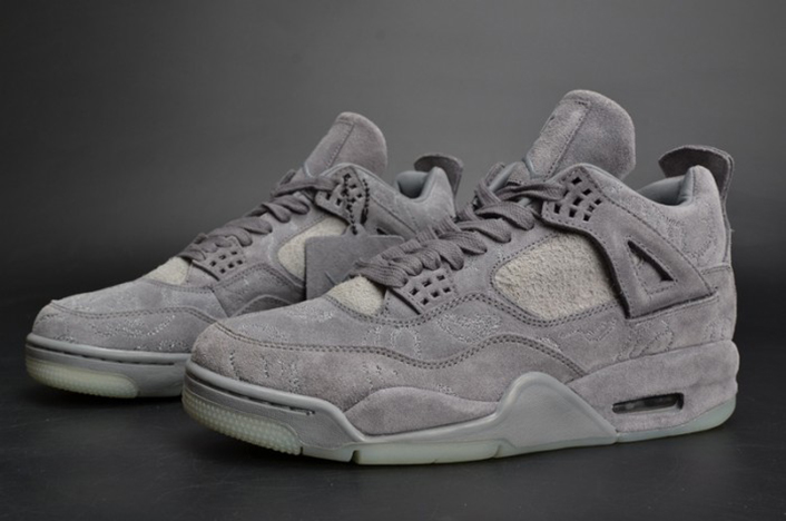 KAWS x Air Jordan 4