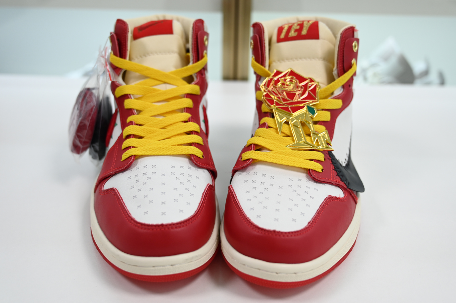 Jordan 1 High Zoom Air CMFT 2 Teyana Taylor A Rose From Harlem FJ0604-601