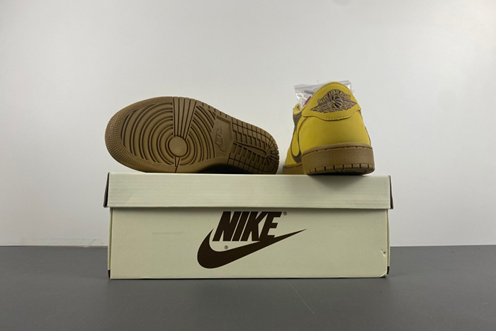 Travis Scott x Air Jordan  DM7866-665