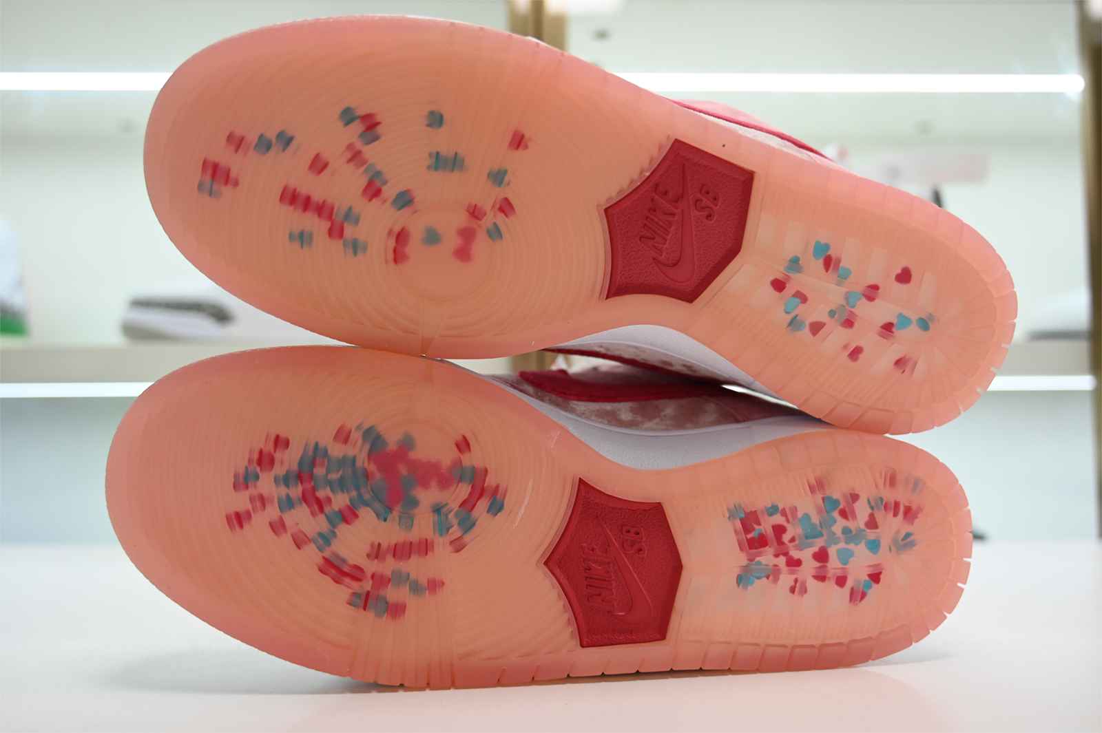 Nike SB Dunk Low x StrangeLove  Valentine