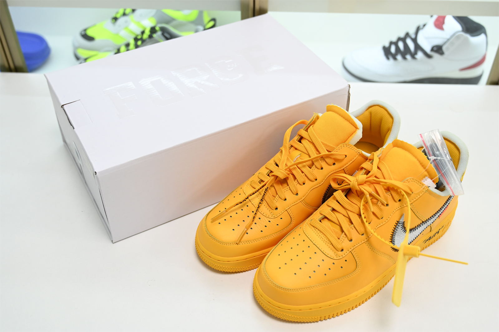 Off-White  x Nike Air Force 1 “University Gold” DD1876-700