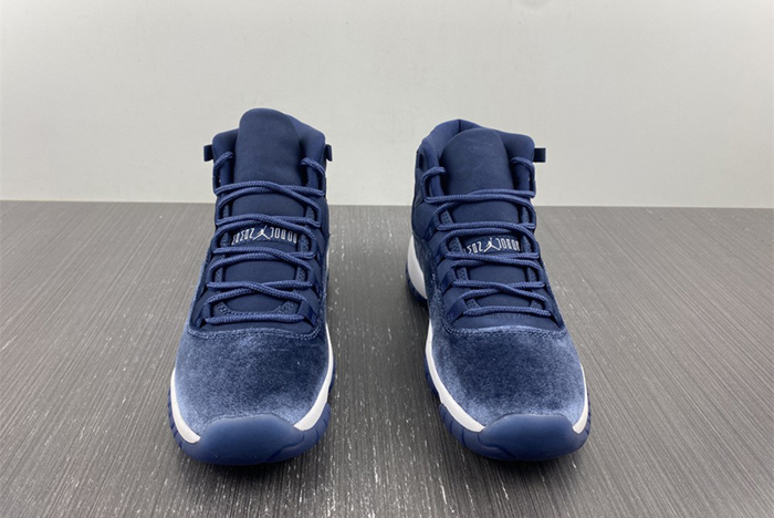 Jordan 11 Retro Midnight Navy AR0715-441