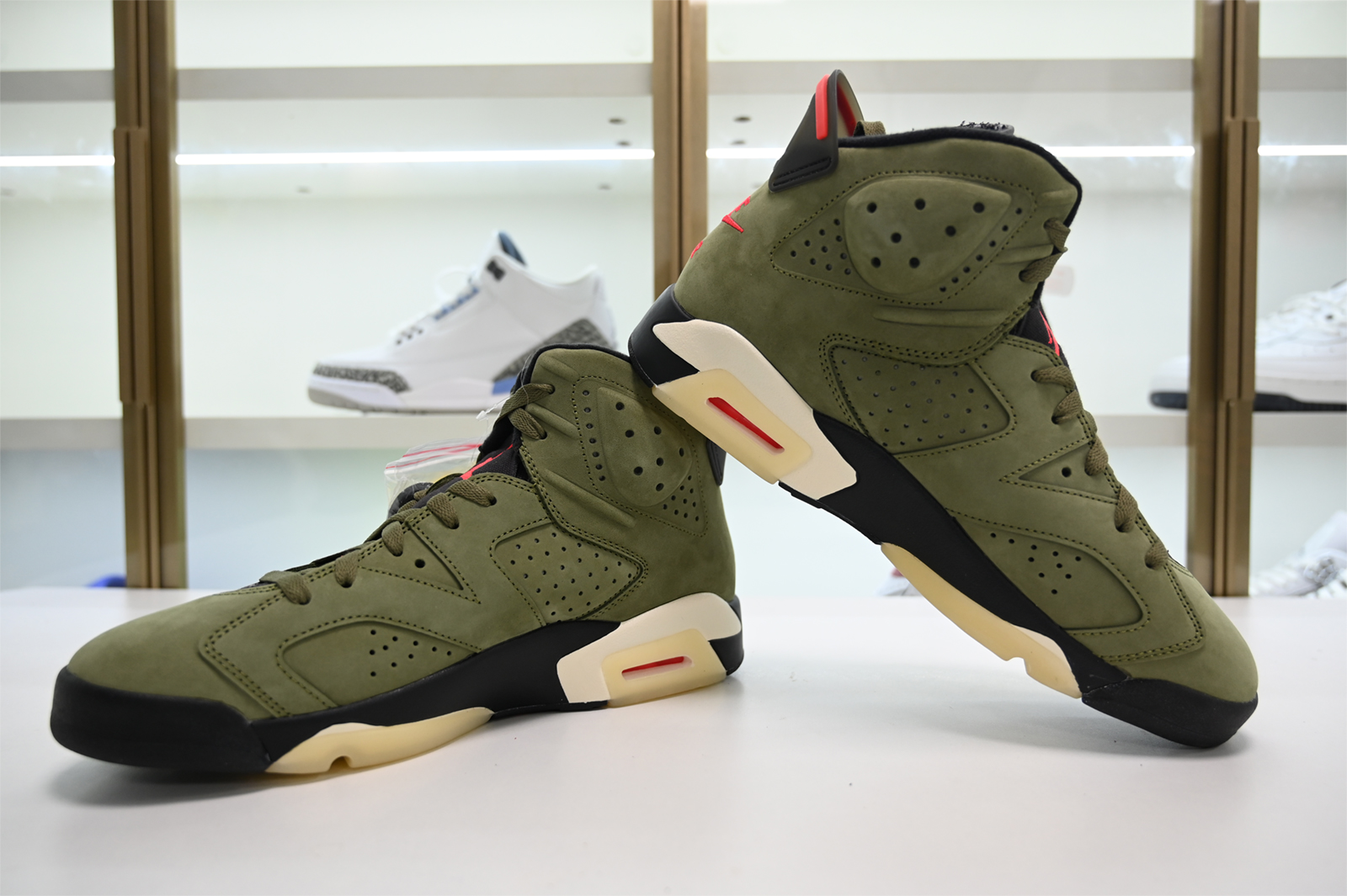 TRAVIS SCOTT AIR JORDAN 6 MEDIUM OLIVE - CN1084-200