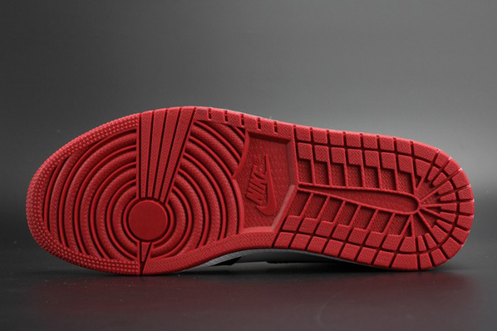 AIR JORDAN 1 High OG "Black Toe" white/ black-varsity red mens 555088-125