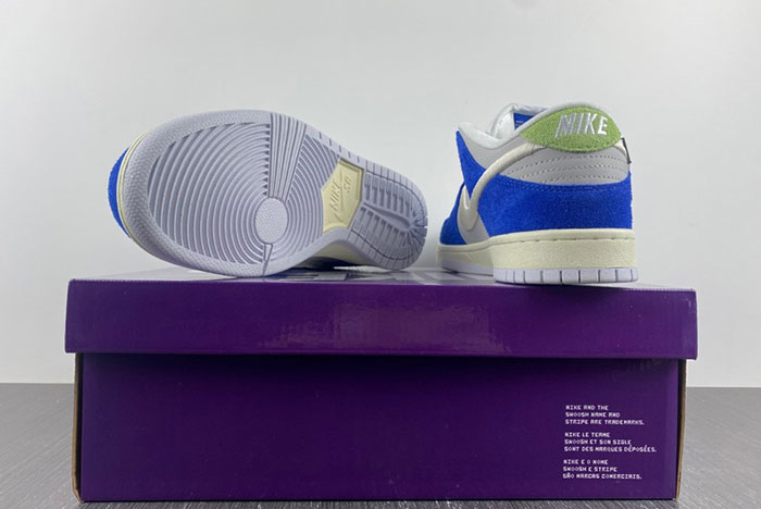 Fly Streetwear x Nike SB Dunk Low DQ5130-400