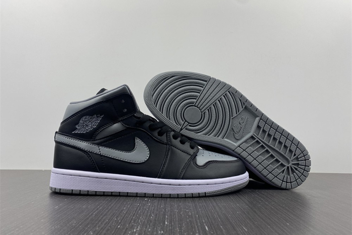 Air Jordan 1 Mid AJ1