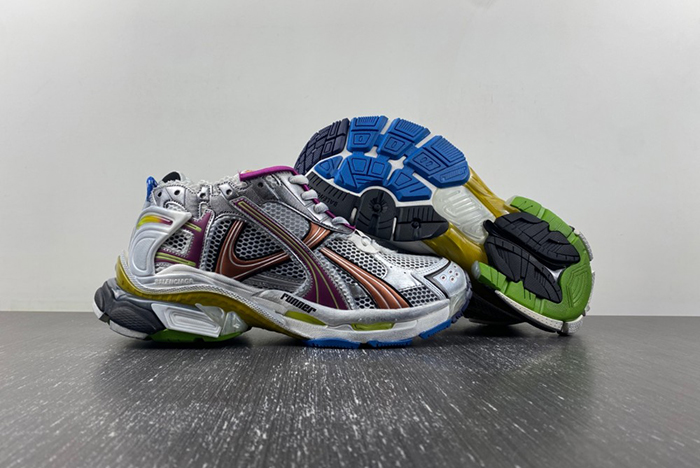 Balenciaga 7.5  772774-W3RBW-9168