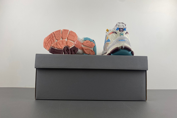 Balenciaga 7.5 Runner Sneakers pink 772774-W3RNY-0326