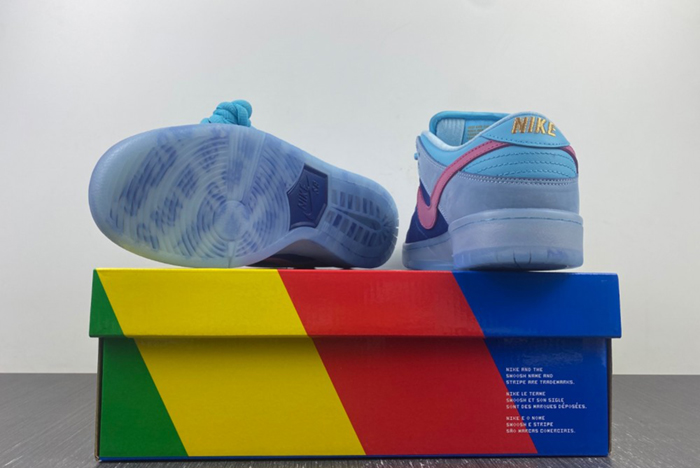 Nike SB Dunk Low Run The Jewels - DO9404-400