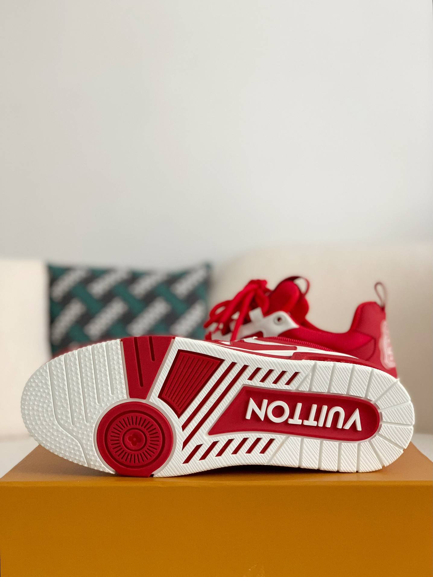 L*V  RUNNER TATIC  Sneakers