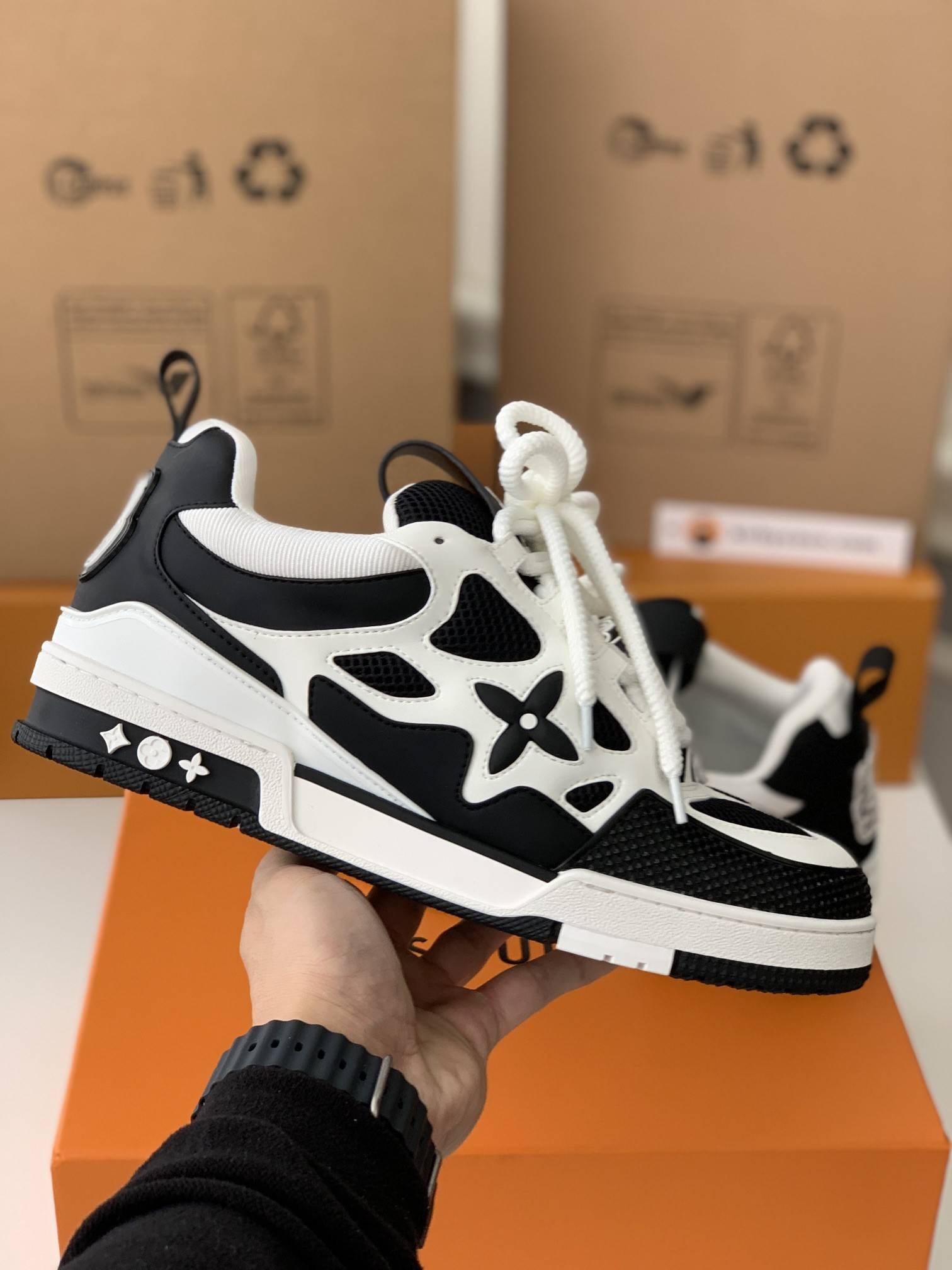 L*V  RUNNER TATIC  Sneakers