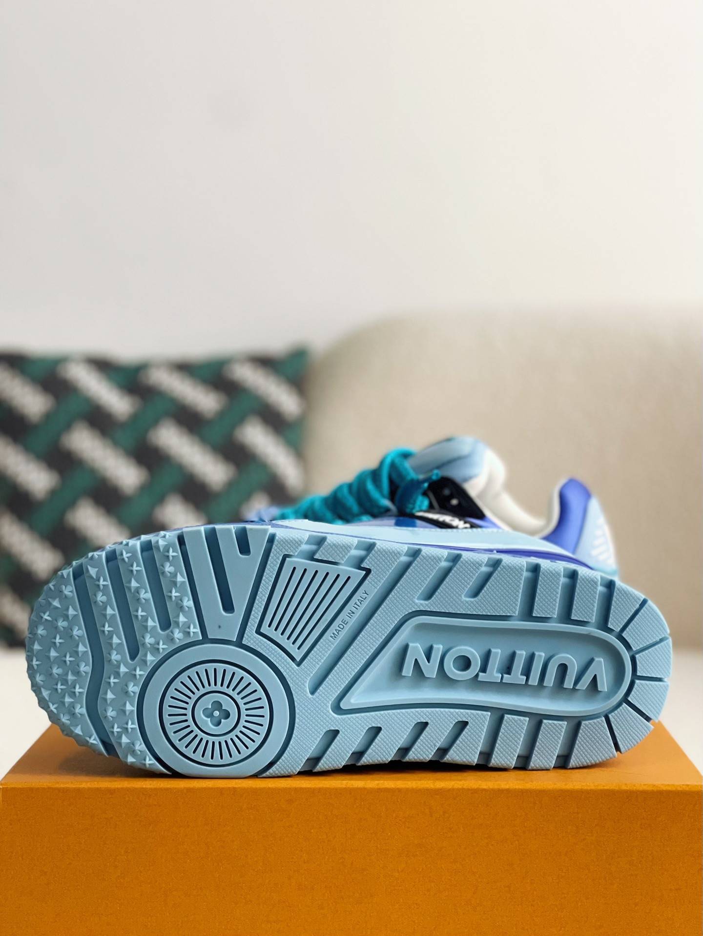 L*V TRAINER MAXI  SNEAKERS