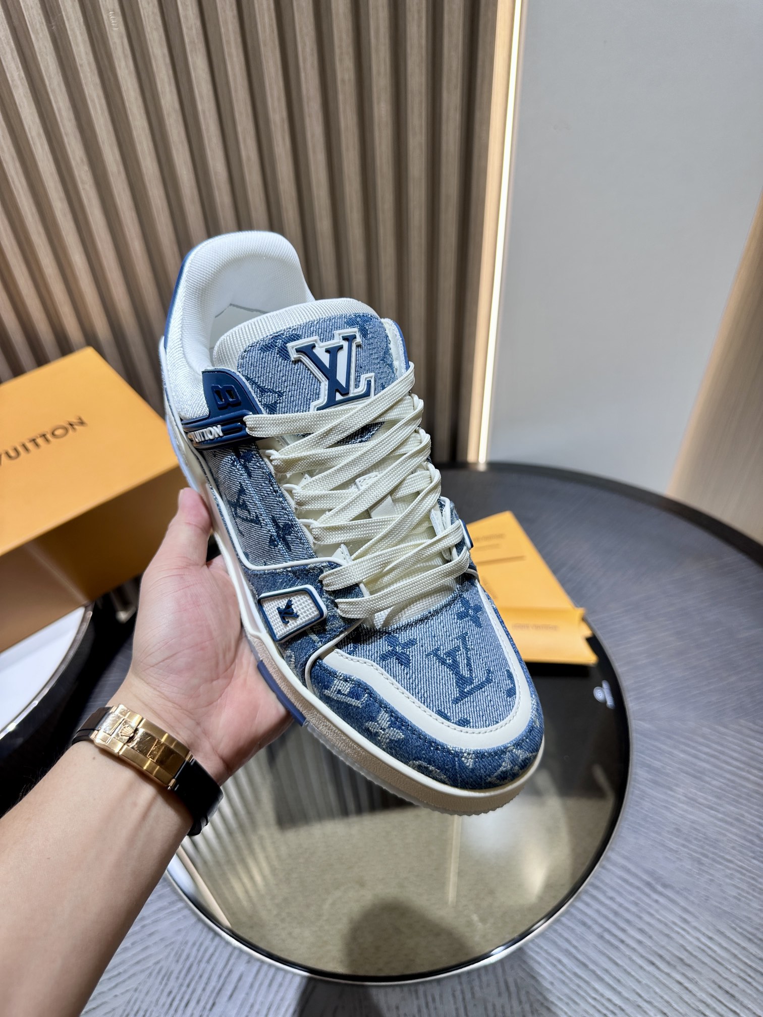 L*V TRAINER Sneakers 1ADHHV