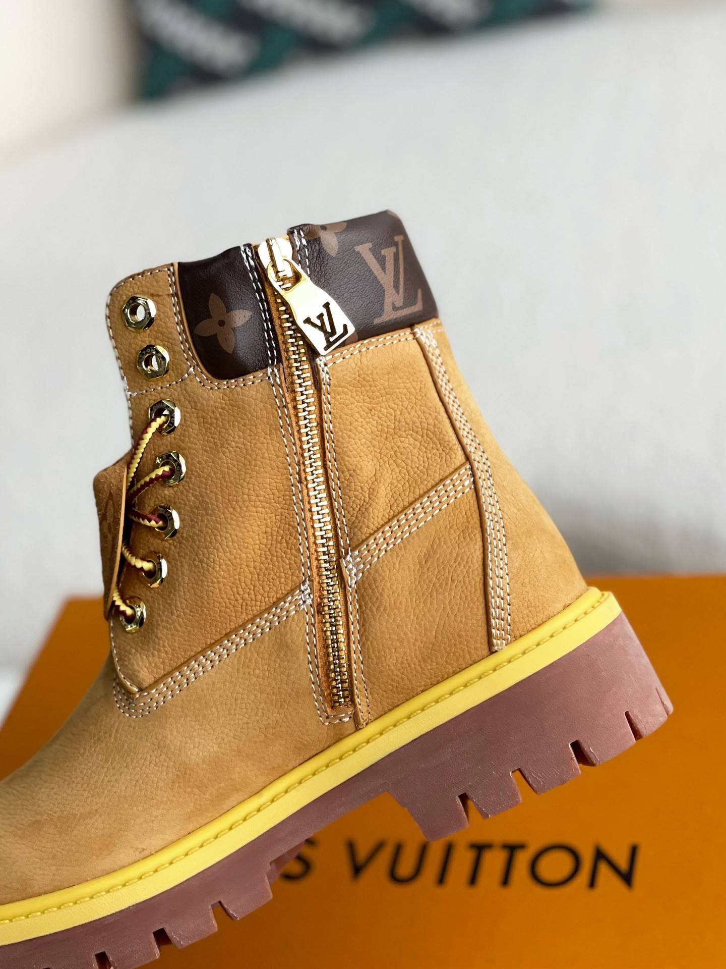 L*V & timberland Martin boots