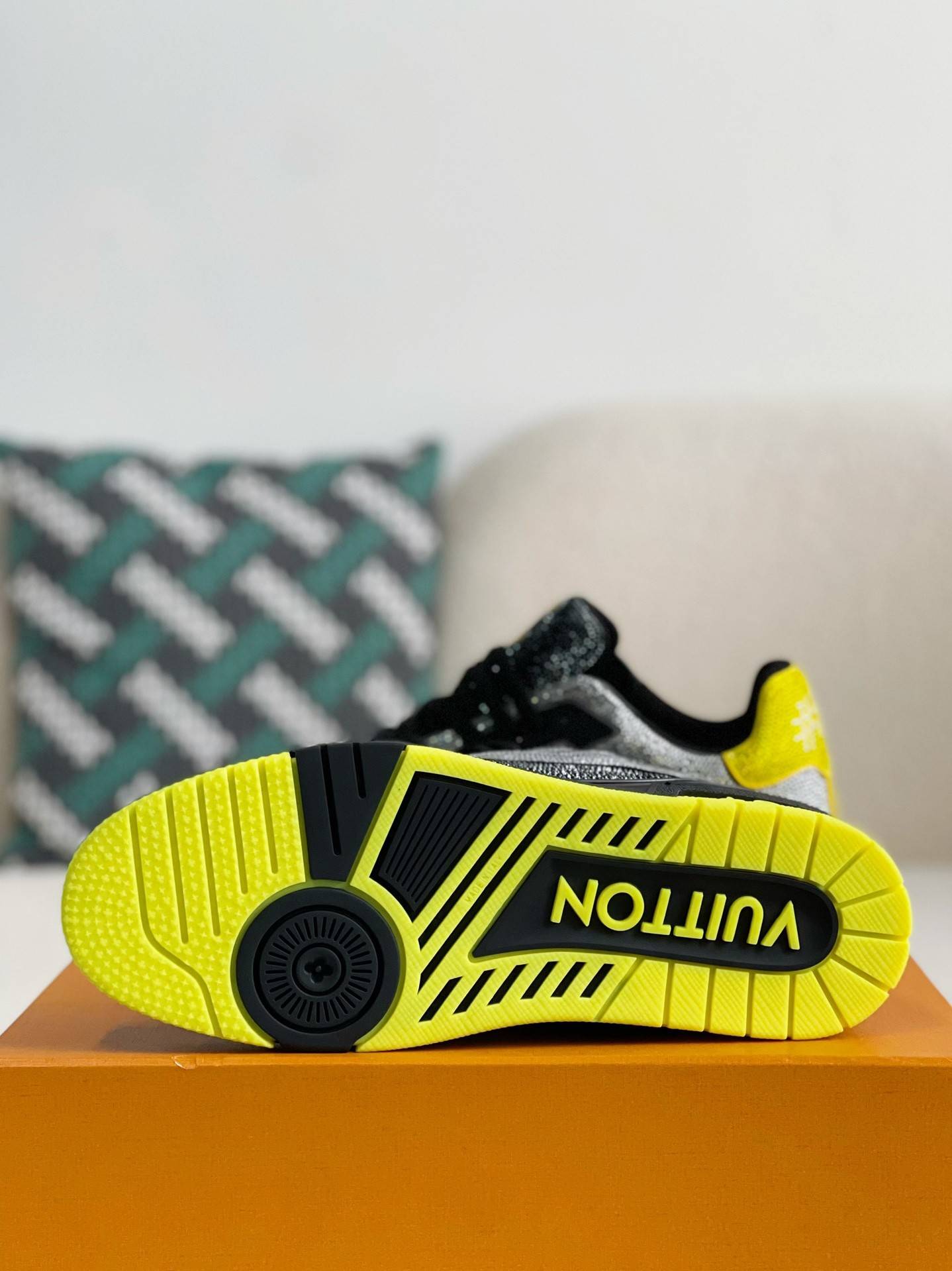 L*V Trainers Sneakers