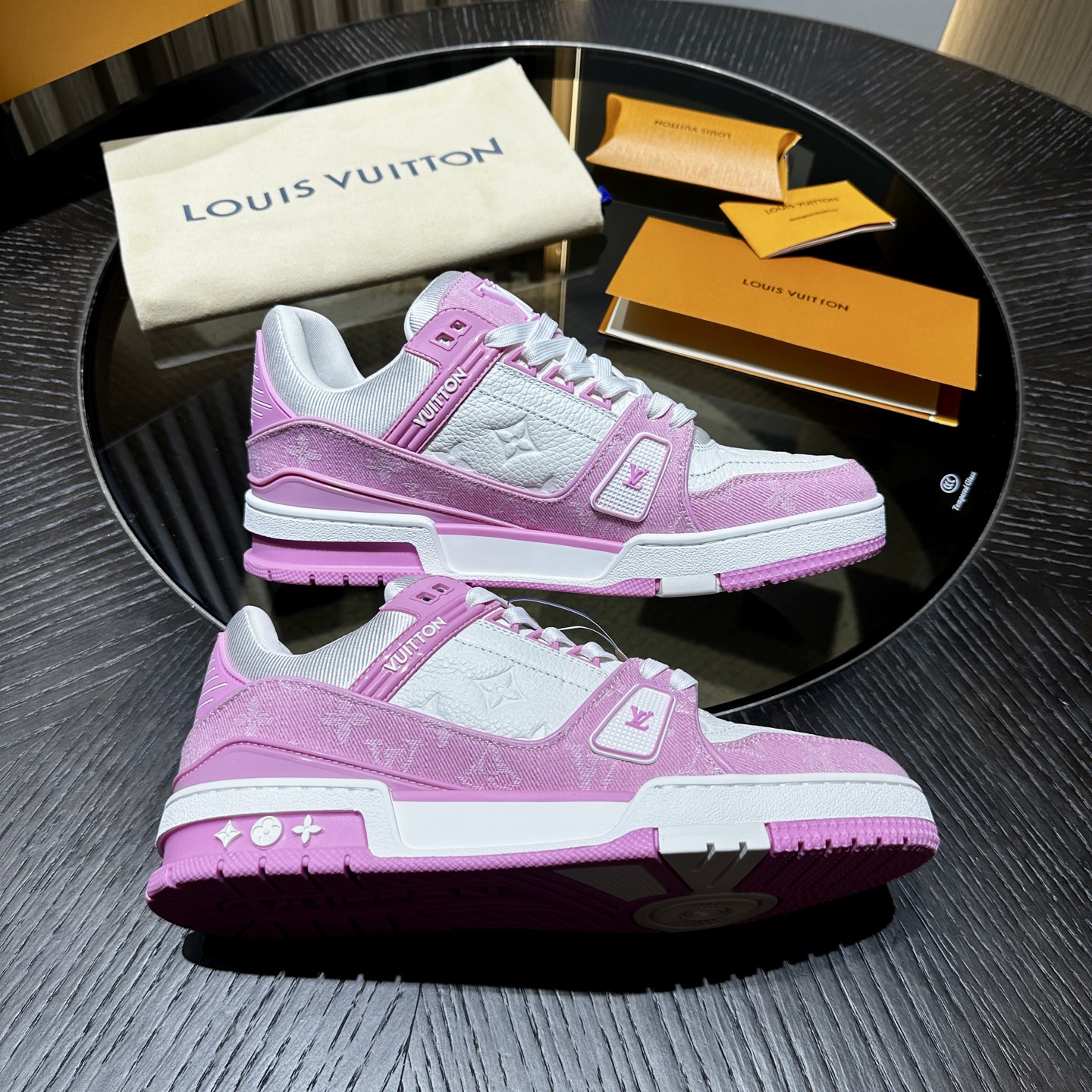 L**V Trainer Sneaker PINK