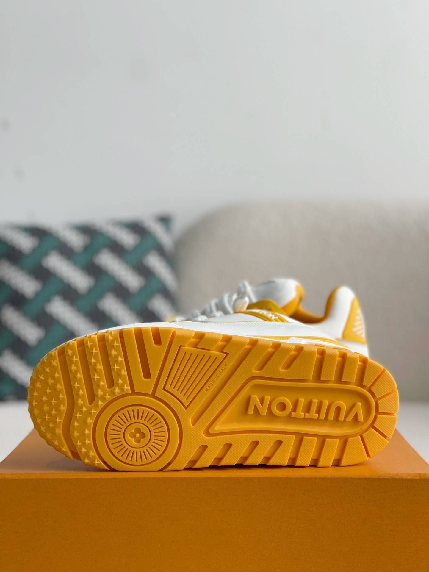 L*V TRAINER MAXI SNEAKERS